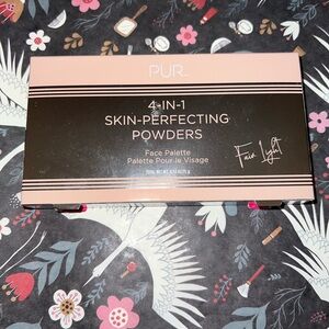 PÜR 4-in-1 Skin-Perfecting Powders Palette Fair/ Light shades